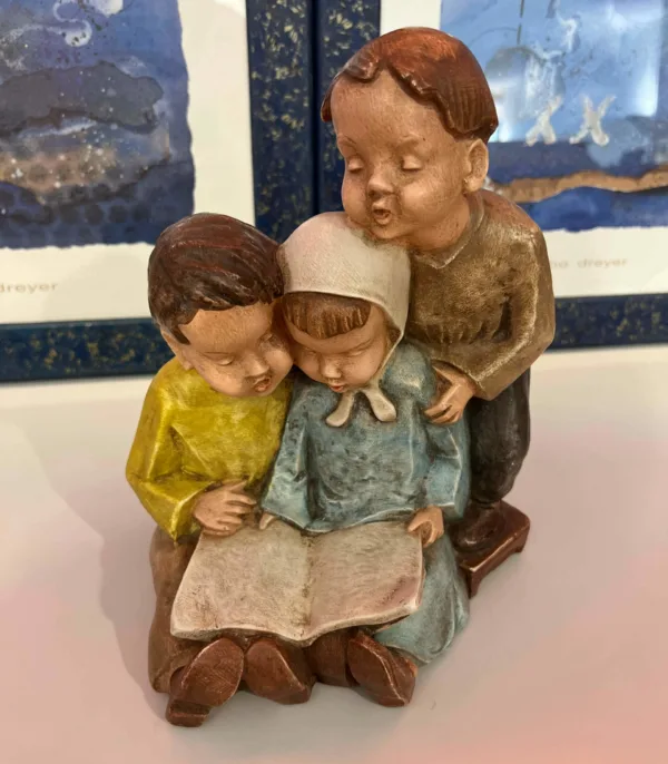 Achatit Stoneware handgemachte Statue von Kindern die lesen